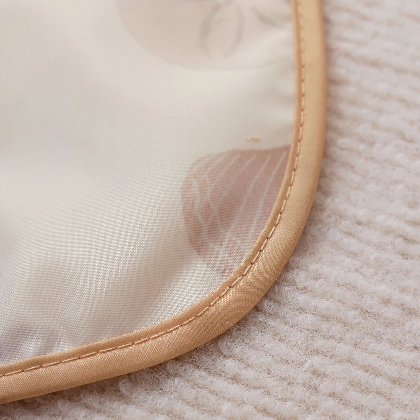 Kangobaby Stylish Long Sleeve Waterproof Feeding Bib - Perfect for Mess-Free Mealtime!